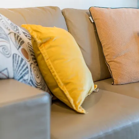 Sealbird - With Wonderful Spacious Terrace Apartman